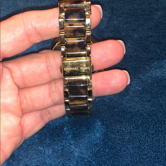Michael Kors Watch - Picture 2 of 2
